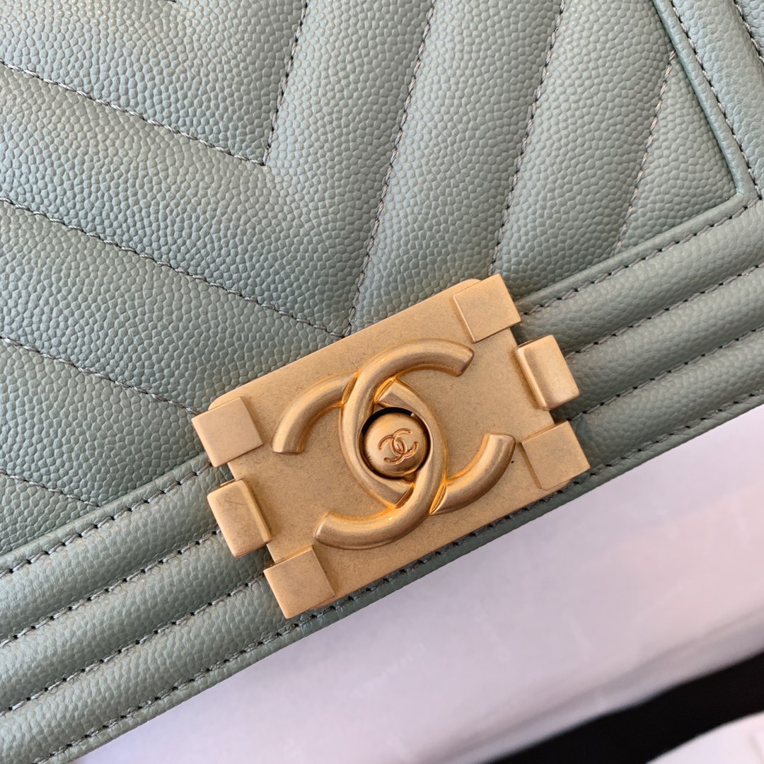 【正品级】抹茶绿色 Chanel 小号 法国原厂Haas小球纹鱼子酱牛皮 leboy 20cm 原厂皮