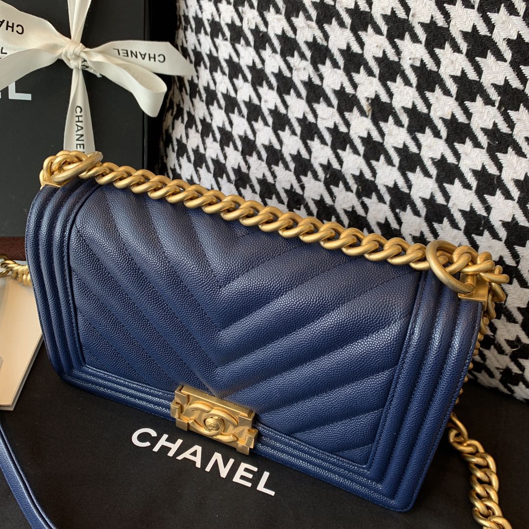 【正品级】 Chanel leboy  中号 法国原厂Haas小球纹鱼子酱牛皮 经典V格 25cm 海军蓝沙金扣