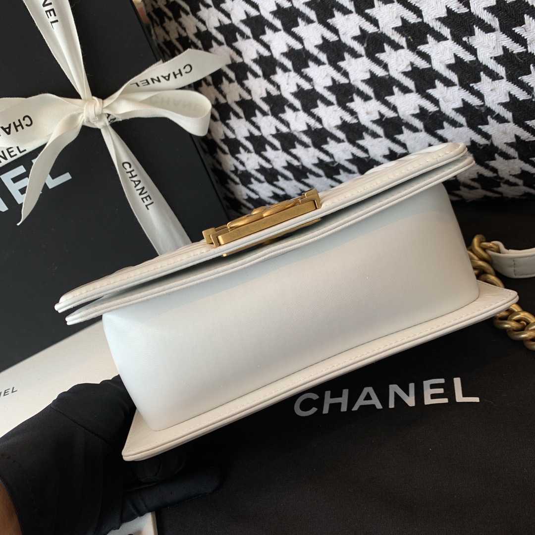 【正品级】 Chanel 小号 法国原厂小羊皮 leboy 经典菱格 20cm 白色沙金扣
