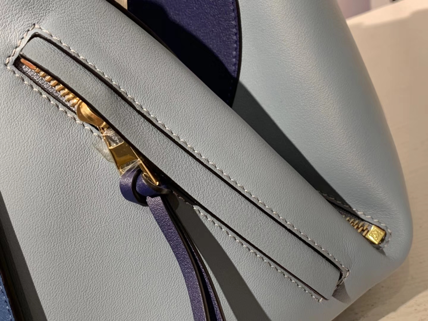Loewe 罗意威 Hammock  吊床包 多种背法 29X26X27cm