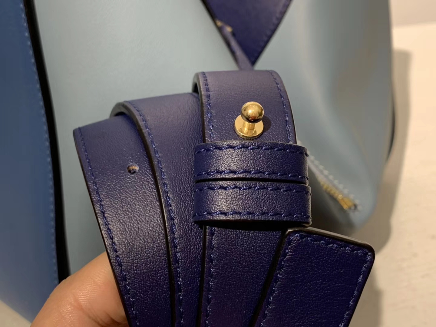 Loewe 罗意威 Hammock  吊床包 多种背法 29X26X27cm
