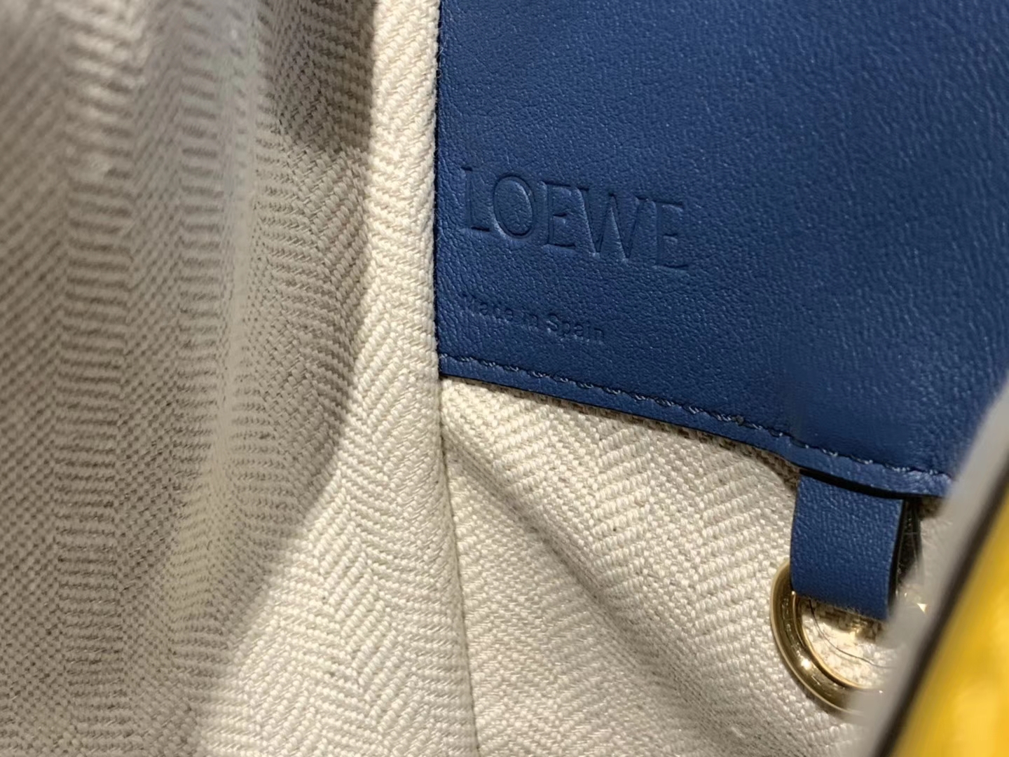 Loewe 罗意威 Hammock  吊床包 多种背法 29X26X27cm
