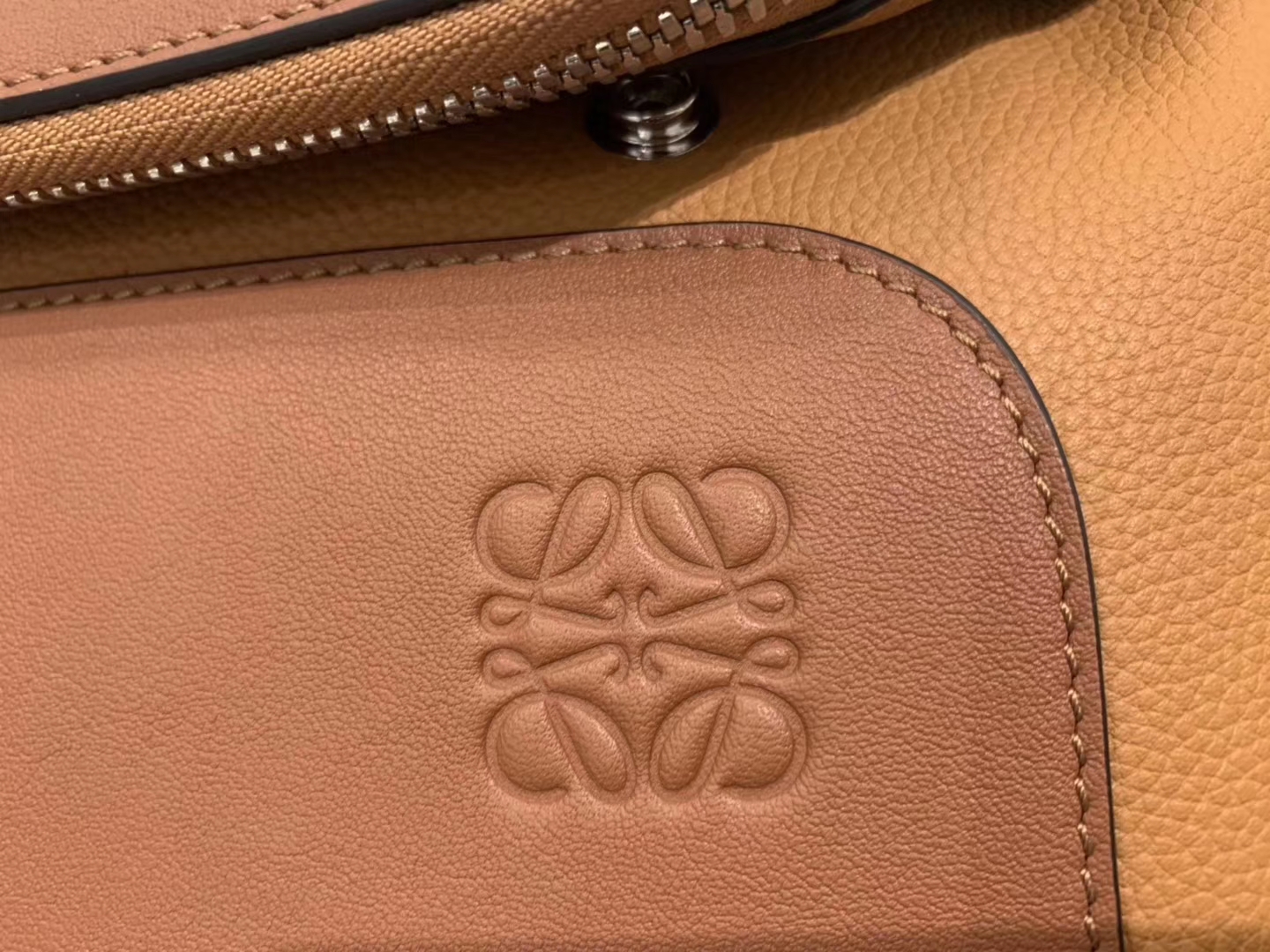 Loewe 罗意威 大背包 土黄 代购版本 大容量