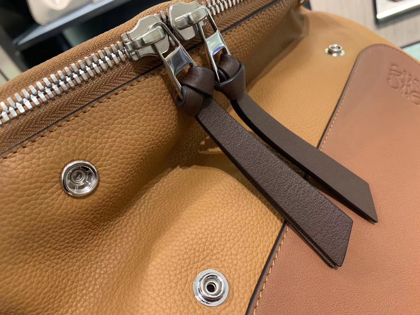 Loewe 罗意威 大背包 土黄 代购版本 大容量