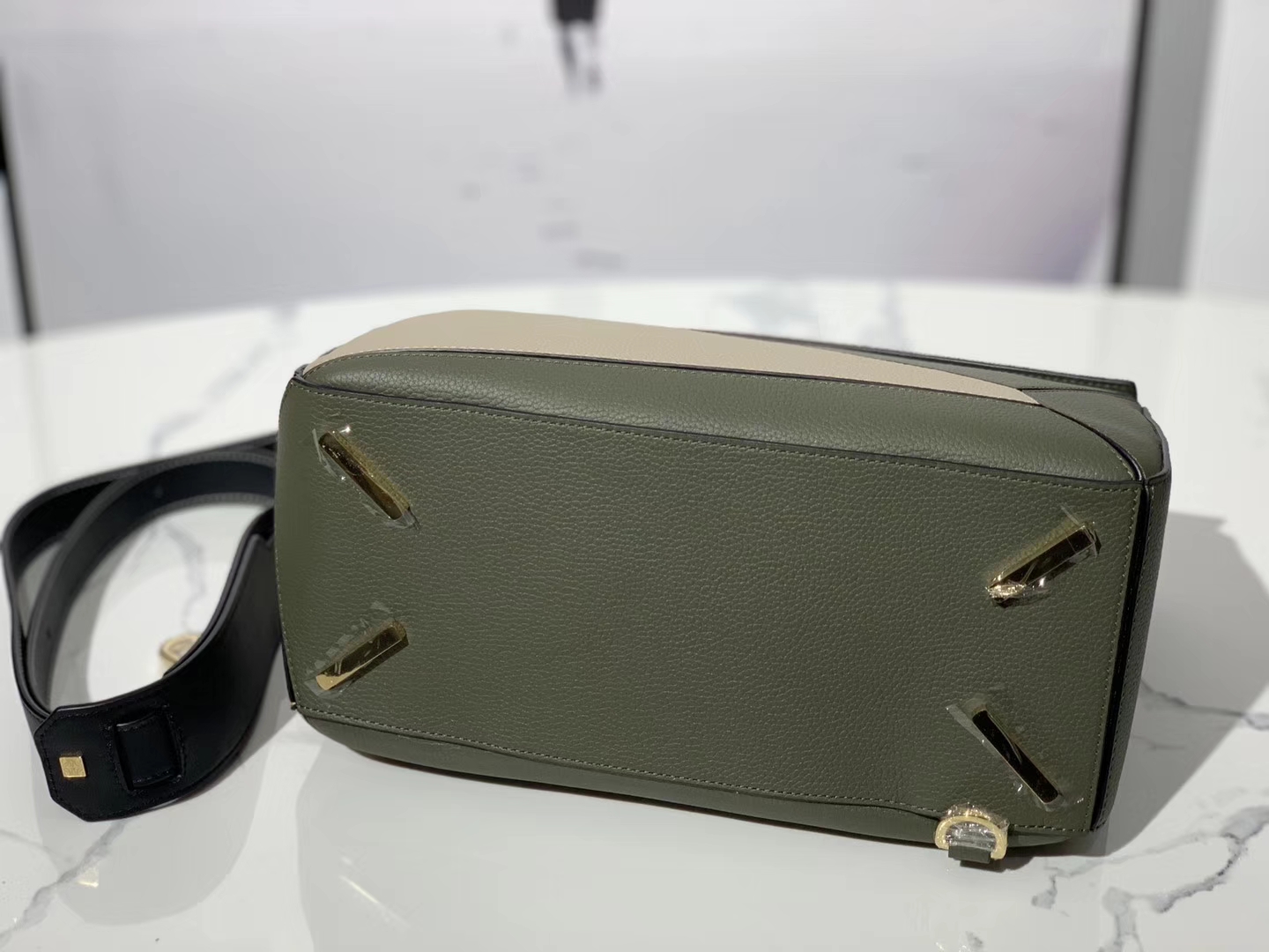 Loewe puzzle系列复古牛皮 几何图案拼色 中号