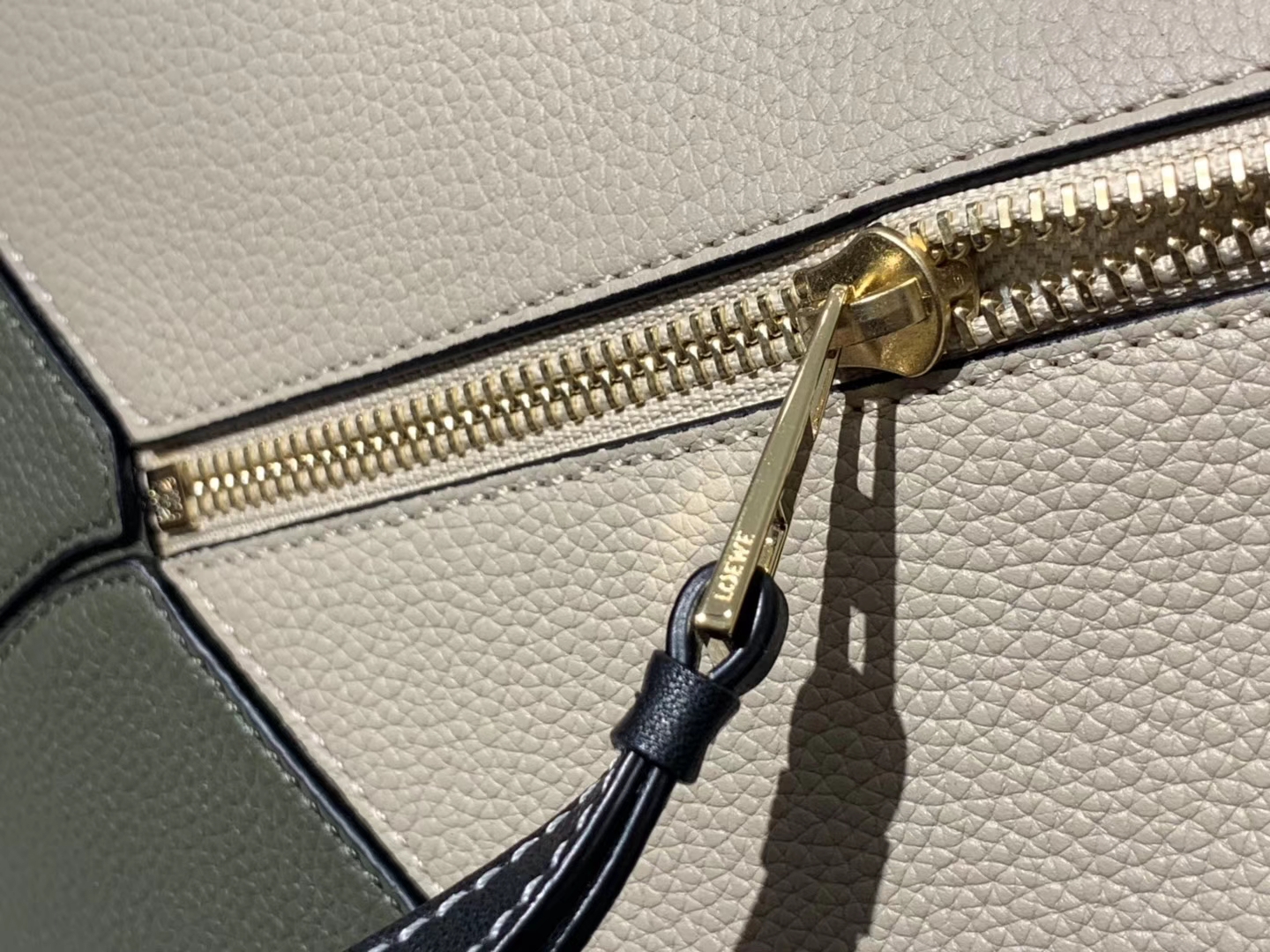 Loewe puzzle系列复古牛皮 几何图案拼色 中号