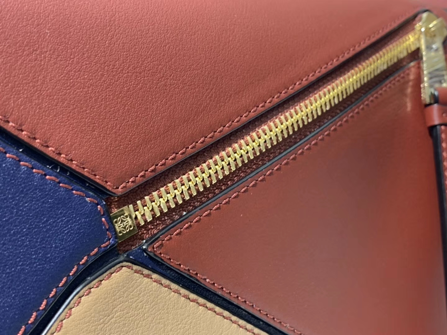 Loewe puzzle系列复古牛皮 几何图案拼色 中号