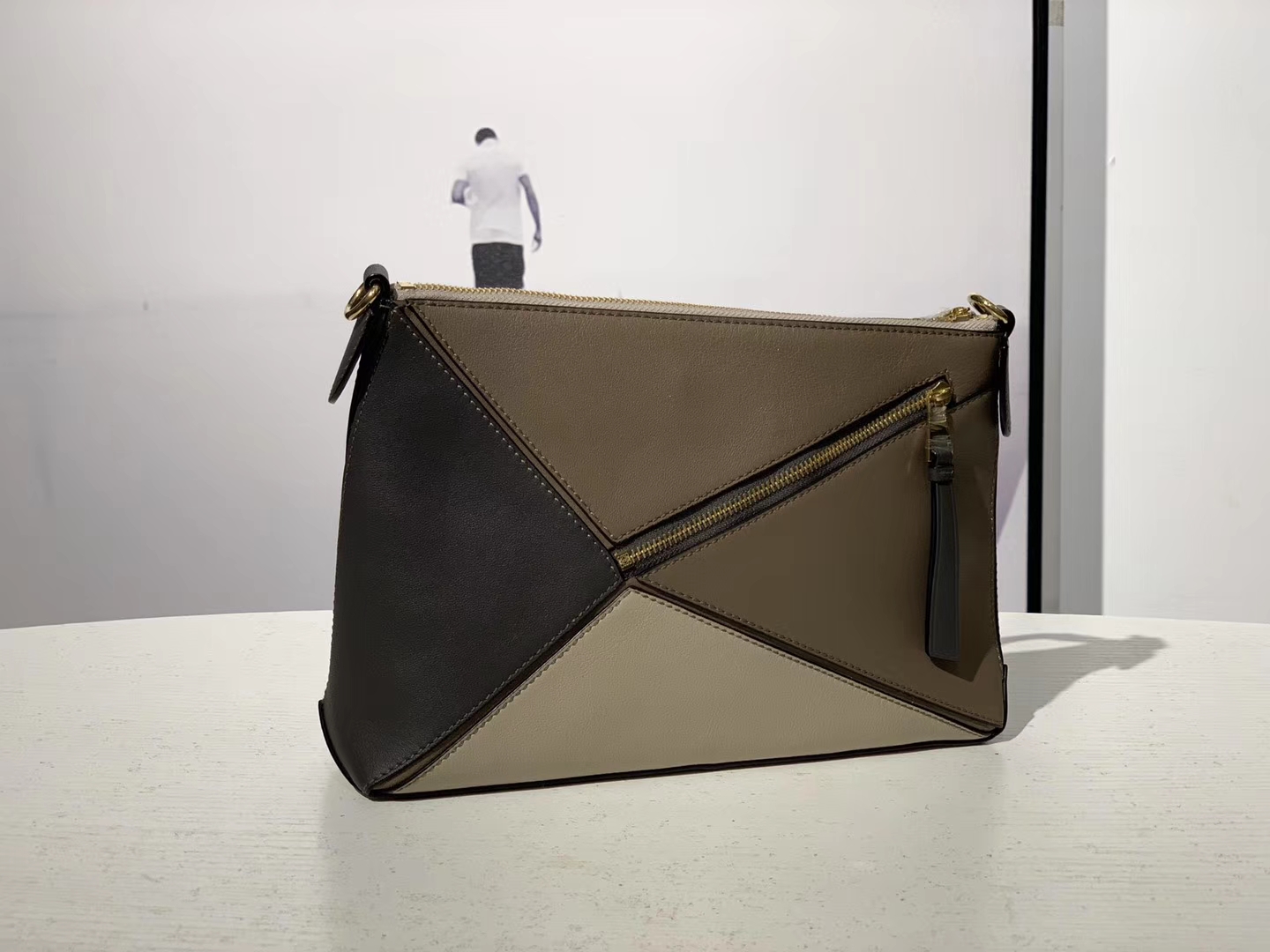 Loewe 罗意威 puzzle mini 斜挂小包 褐灰色 