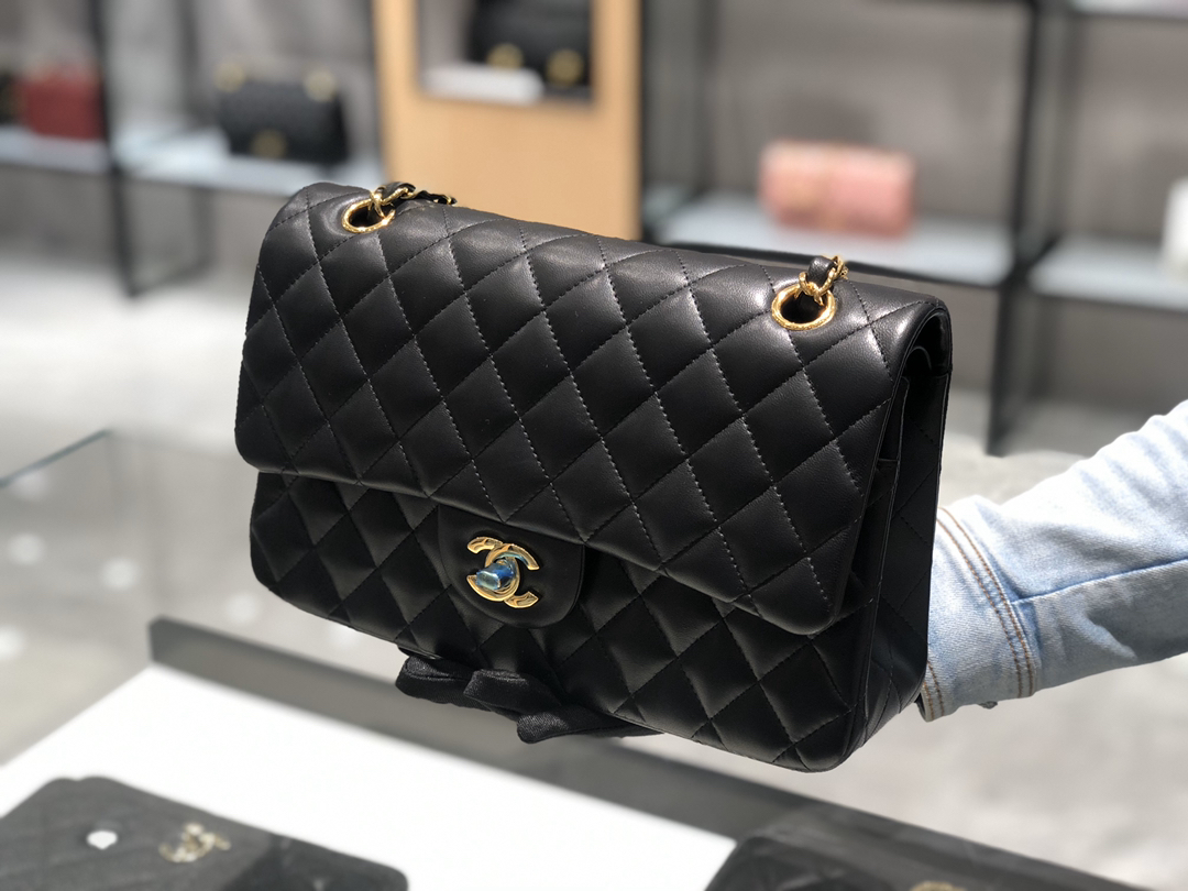 Chanel 香奈儿【真品级】原厂《Classic Flap》代购版本 25cm～原厂小羊皮～黑色～金扣