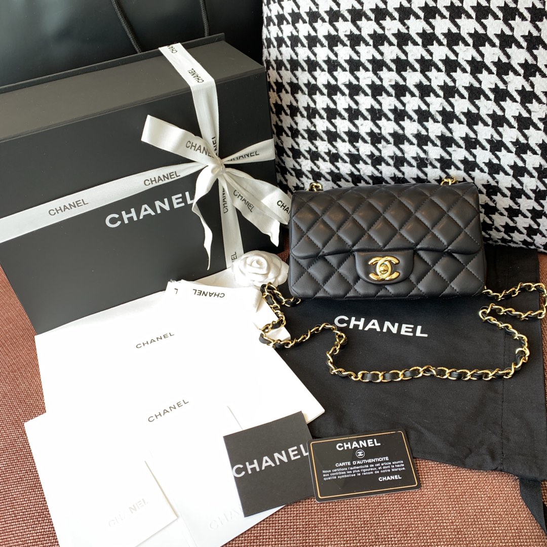Chanel 香奈儿 【真品级】原厂《Classic Flap》代购版本20cm～原厂小羊皮～黑色～金扣
