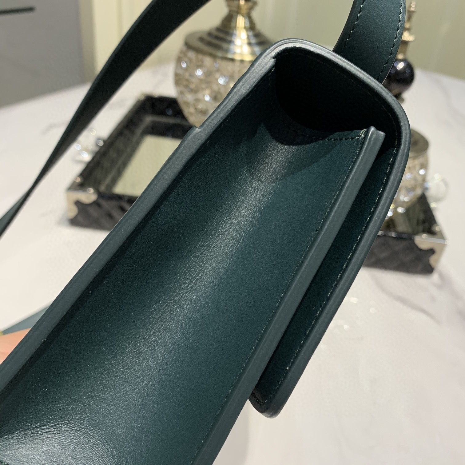 #Montaigne30#原工厂墨绿胎牛皮 24cm 纯铜五金表面电镀24k金 德国亚曼粗蜡线 每一个针孔都有特色花型