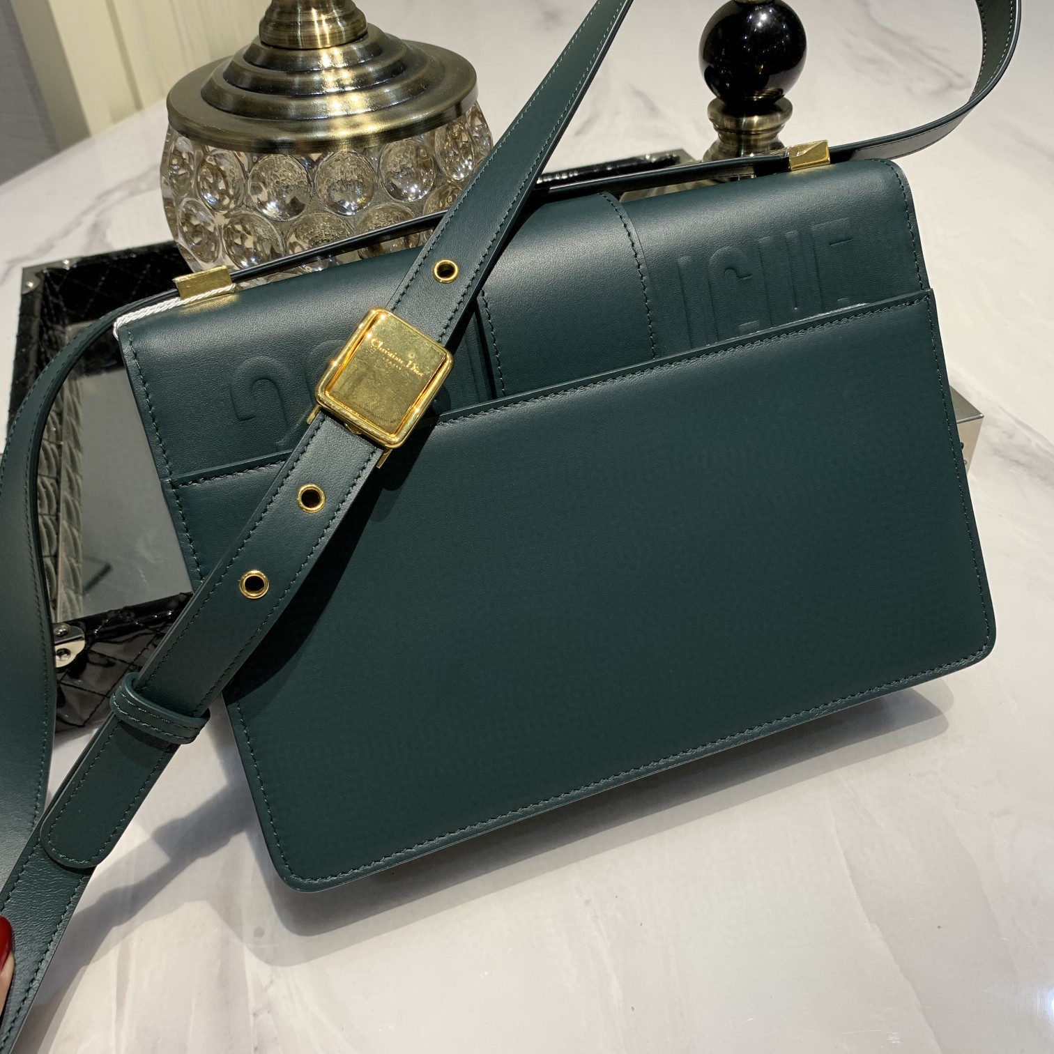 #Montaigne30#原工厂墨绿胎牛皮 24cm 纯铜五金表面电镀24k金 德国亚曼粗蜡线 每一个针孔都有特色花型