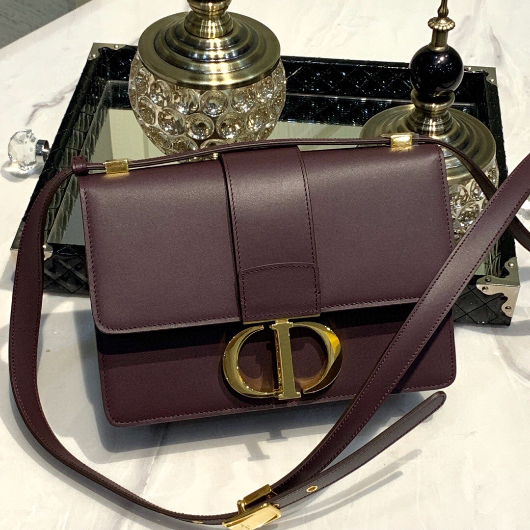 #Montaigne30#原工厂珊瑚红胎牛皮 24cm 纯铜五金表面电镀24k金 德国亚曼粗蜡线 每一个针孔都有特色花型