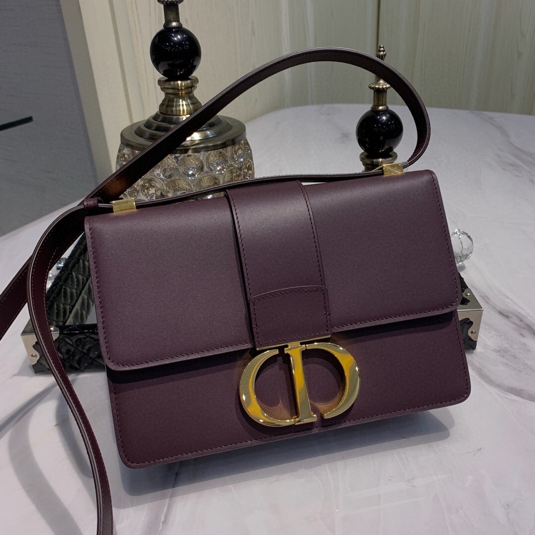 #Montaigne30#原工厂珊瑚红胎牛皮 24cm 纯铜五金表面电镀24k金 德国亚曼粗蜡线 每一个针孔都有特色花型