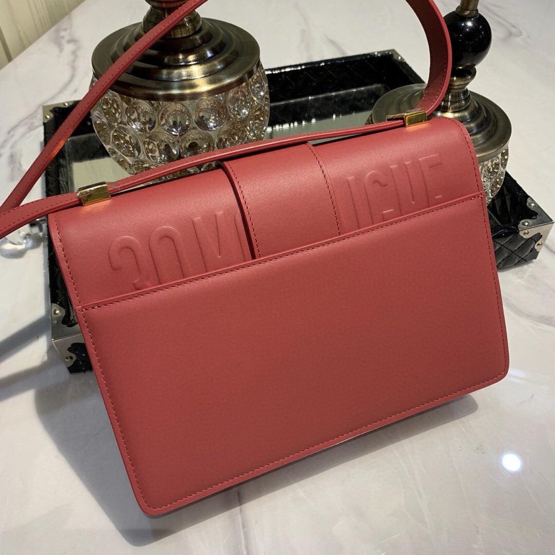 #Montaigne30#原工厂珊瑚红胎牛皮   24cm 纯铜五金表面电镀24k金    德国亚曼粗蜡线 每一个针孔都有特色花型