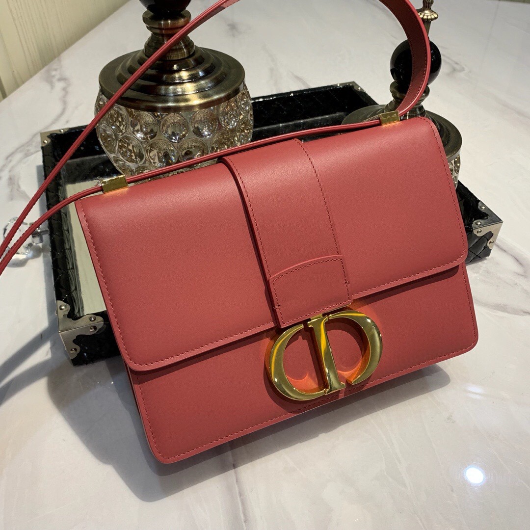 #Montaigne30#原工厂珊瑚红胎牛皮   24cm 纯铜五金表面电镀24k金    德国亚曼粗蜡线 每一个针孔都有特色花型