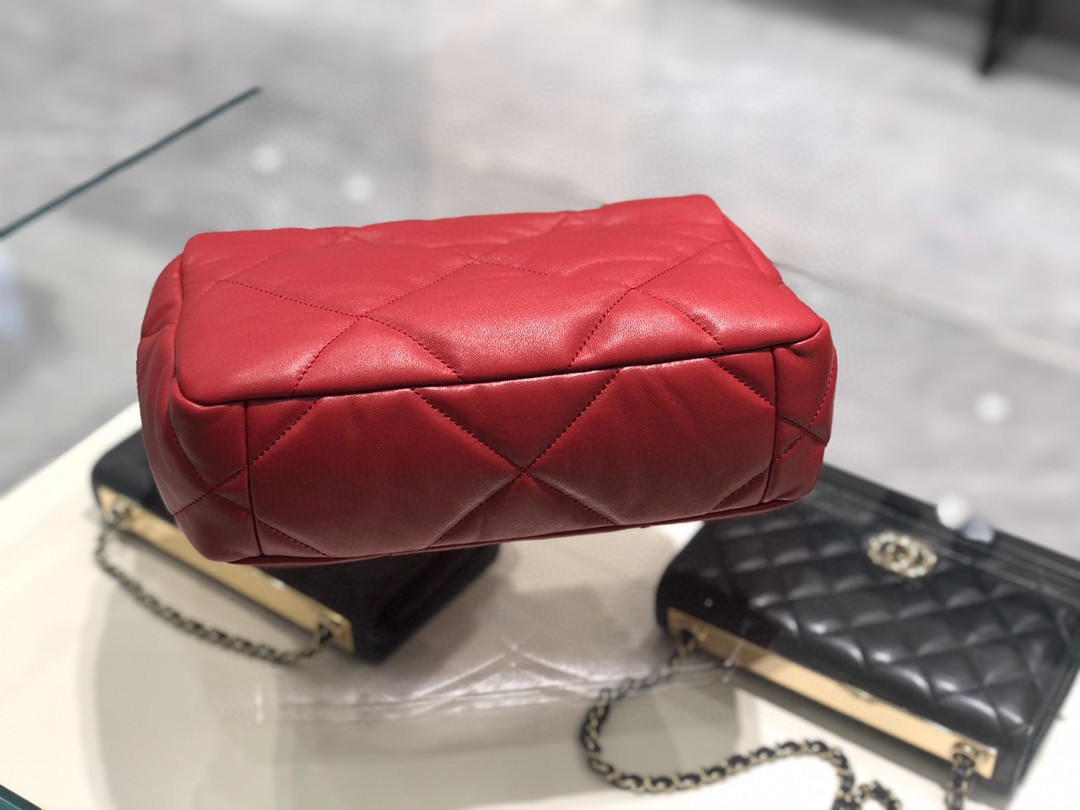 【真品级】～ 法国进口小羊皮Chanel2019秋冬新季系列 宽格纹粗链条翻盖包  16*26*9cm 全套包装红色