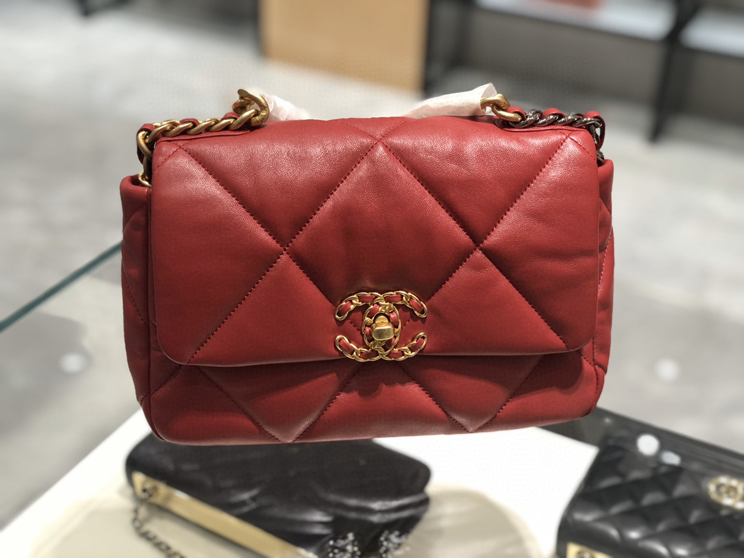 【真品级】～ 法国进口小羊皮Chanel2019秋冬新季系列 宽格纹粗链条翻盖包  16*26*9cm 全套包装红色