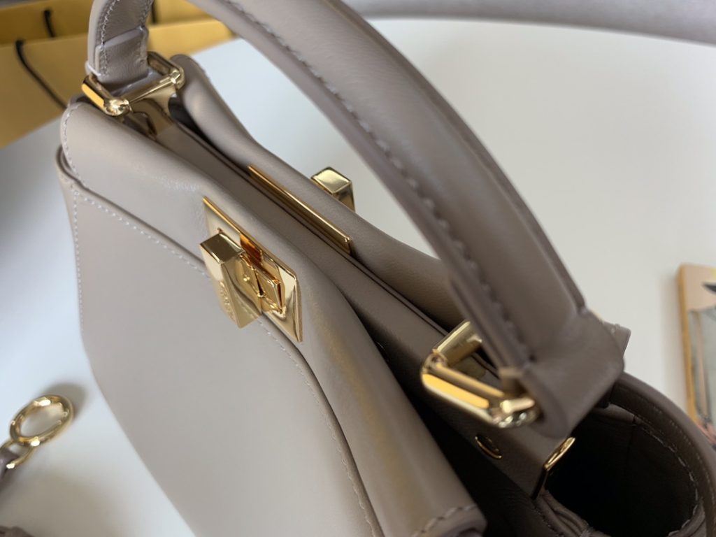 FENDI peekaboo mini  进口水染羊皮 24k金真空电镀  23cm 灰色 6802