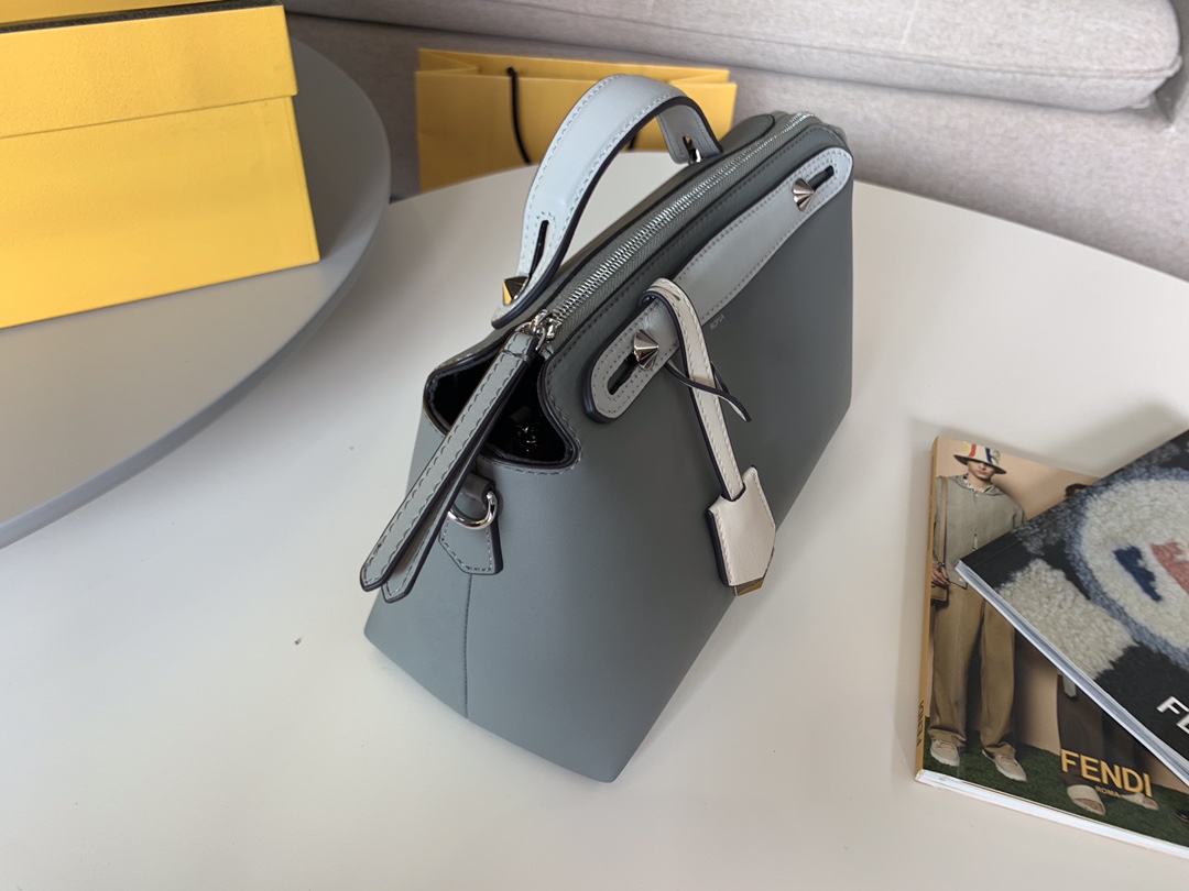 FENDI By the way手袋 双手柄 肩带可调节 做工细腻 拼色 28cm  6650