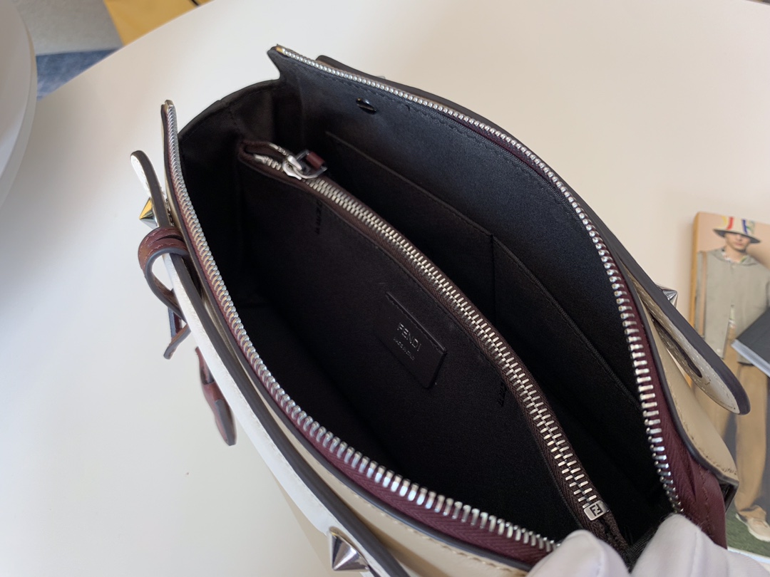 FENDI By the way手袋 双手柄 肩带可调节 做工细腻 拼色 28cm  6650