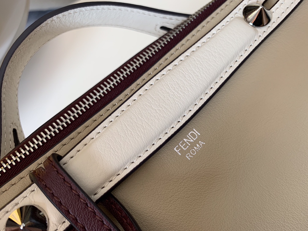 FENDI By the way手袋 双手柄 肩带可调节 做工细腻 拼色 28cm  6650
