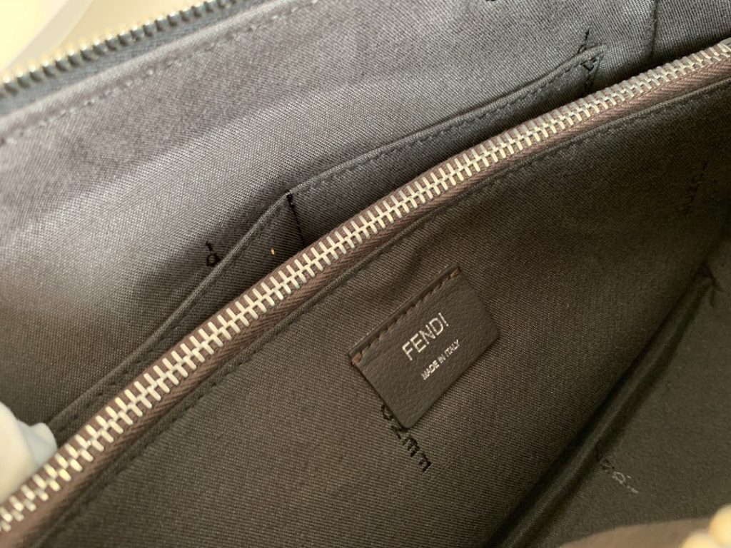 FENDI By the way手袋 双手柄 肩带可调节 做工细腻  黑色 28cm 6650