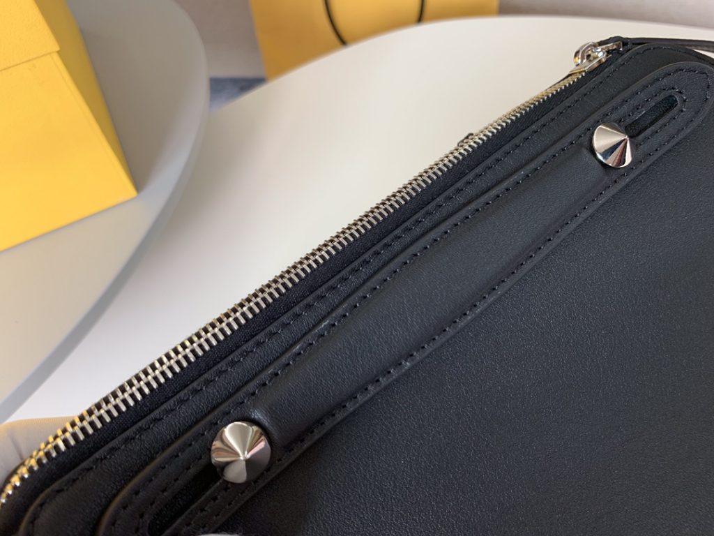 FENDI By the way手袋 双手柄 肩带可调节 做工细腻  黑色 28cm 6650