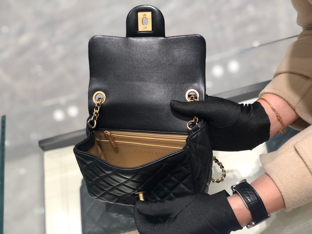 2020 超美金属球方胖子Chanel 13.18.7cm 保留经典 配上复古五金 超好看 黑色