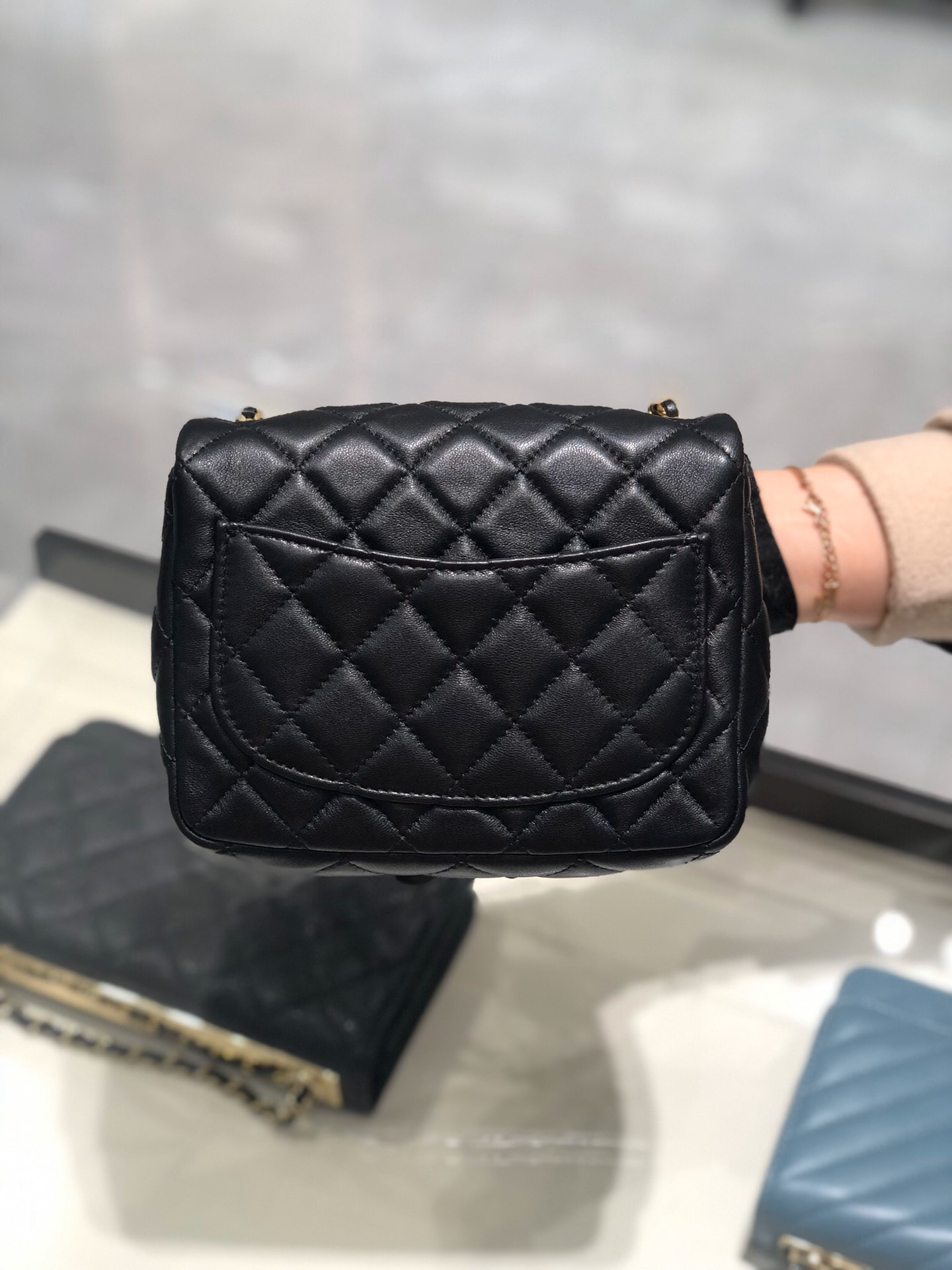 2020 超美金属球方胖子Chanel 13.18.7cm 保留经典 配上复古五金 超好看 黑色