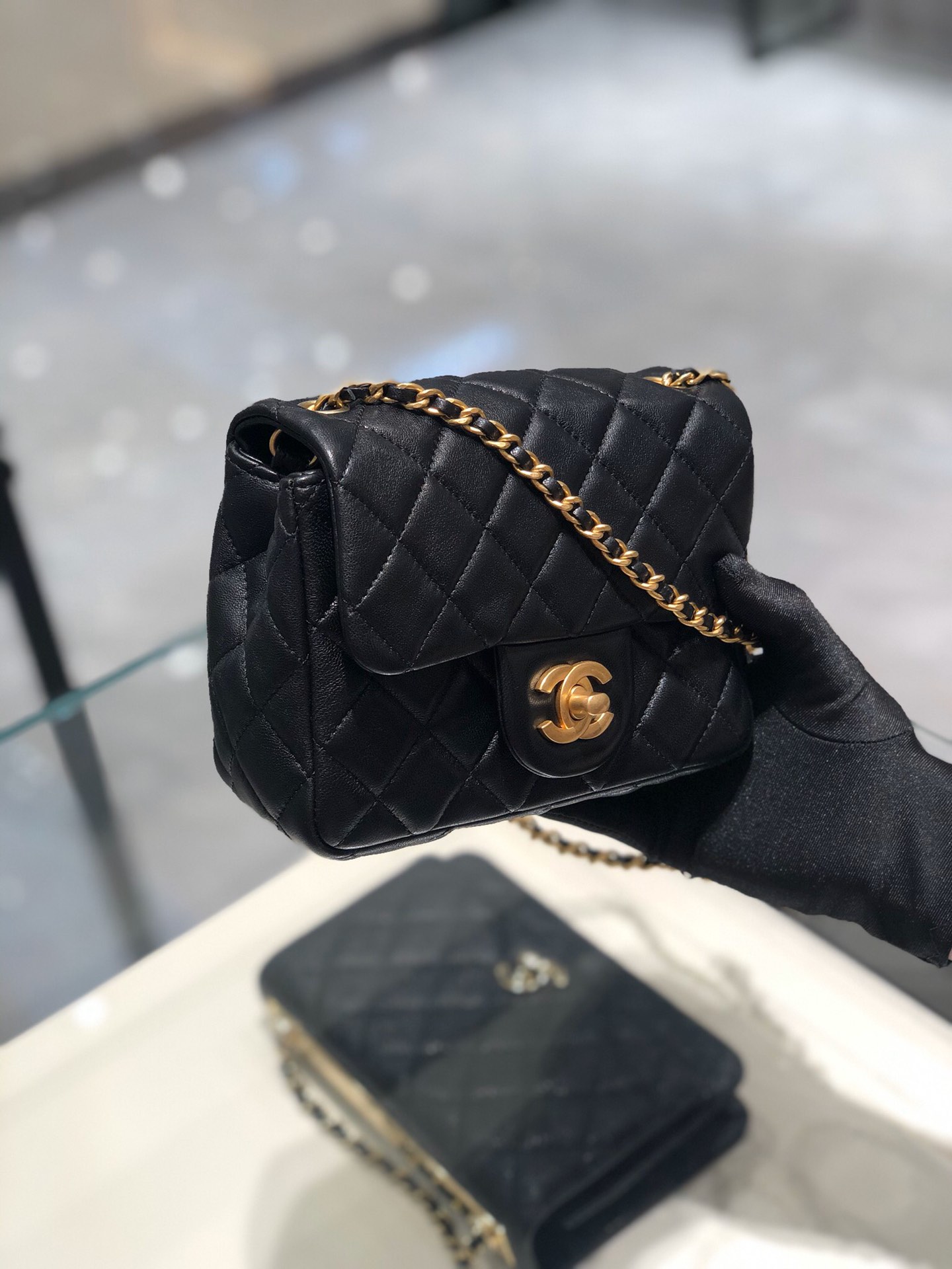 2020 超美金属球方胖子Chanel 13.18.7cm 保留经典 配上复古五金 超好看 黑色