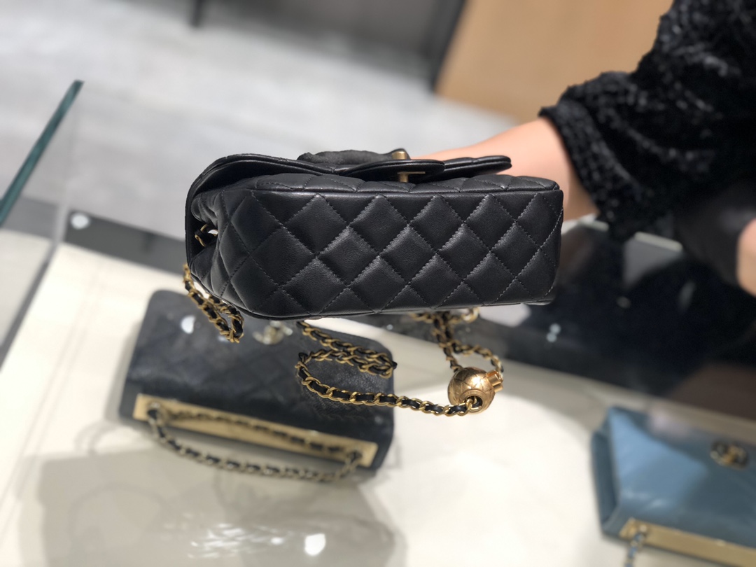 2020～超美金属球方胖子Chanel尺寸13.20.7cm保留经典配上复古五金超好看黑色