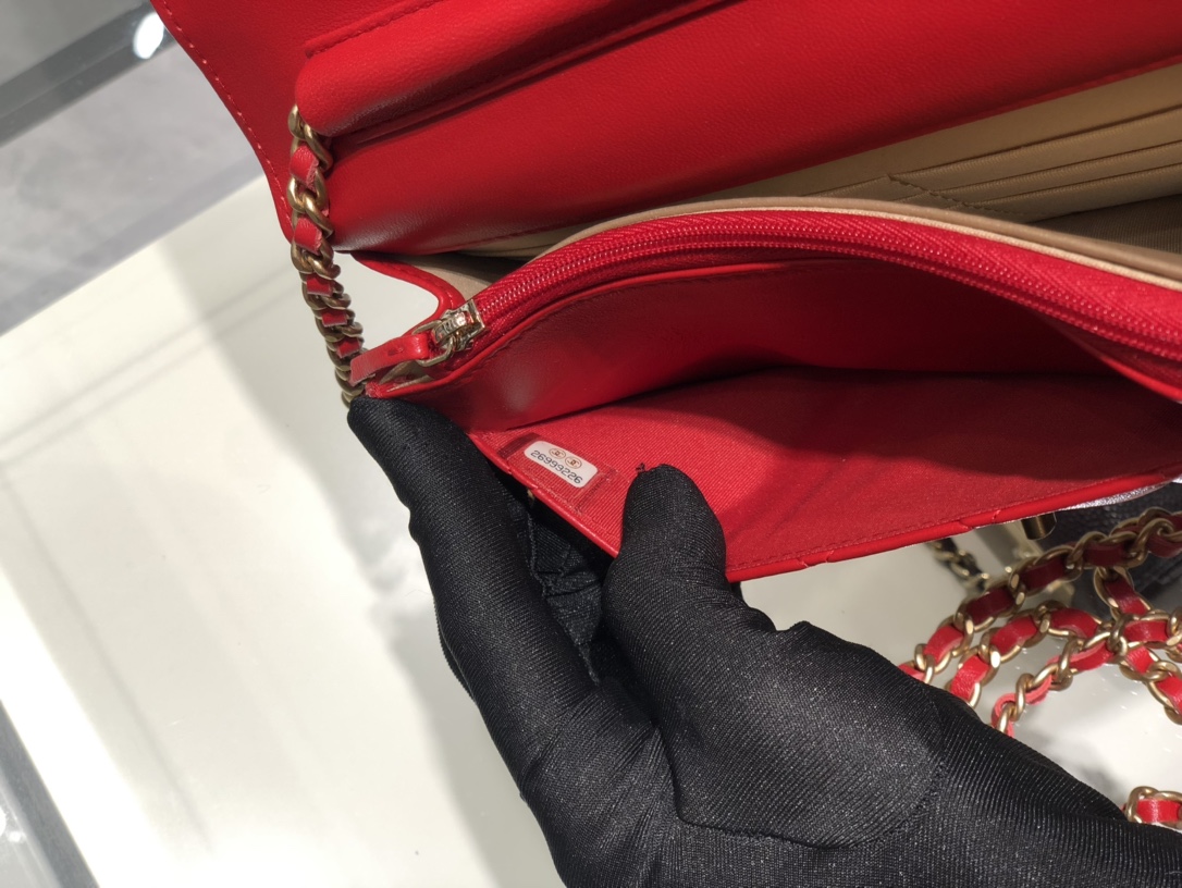 2020～超美金属球发财包Chanel～保留经典～配上复古五金～超好看～红色～19Cm
