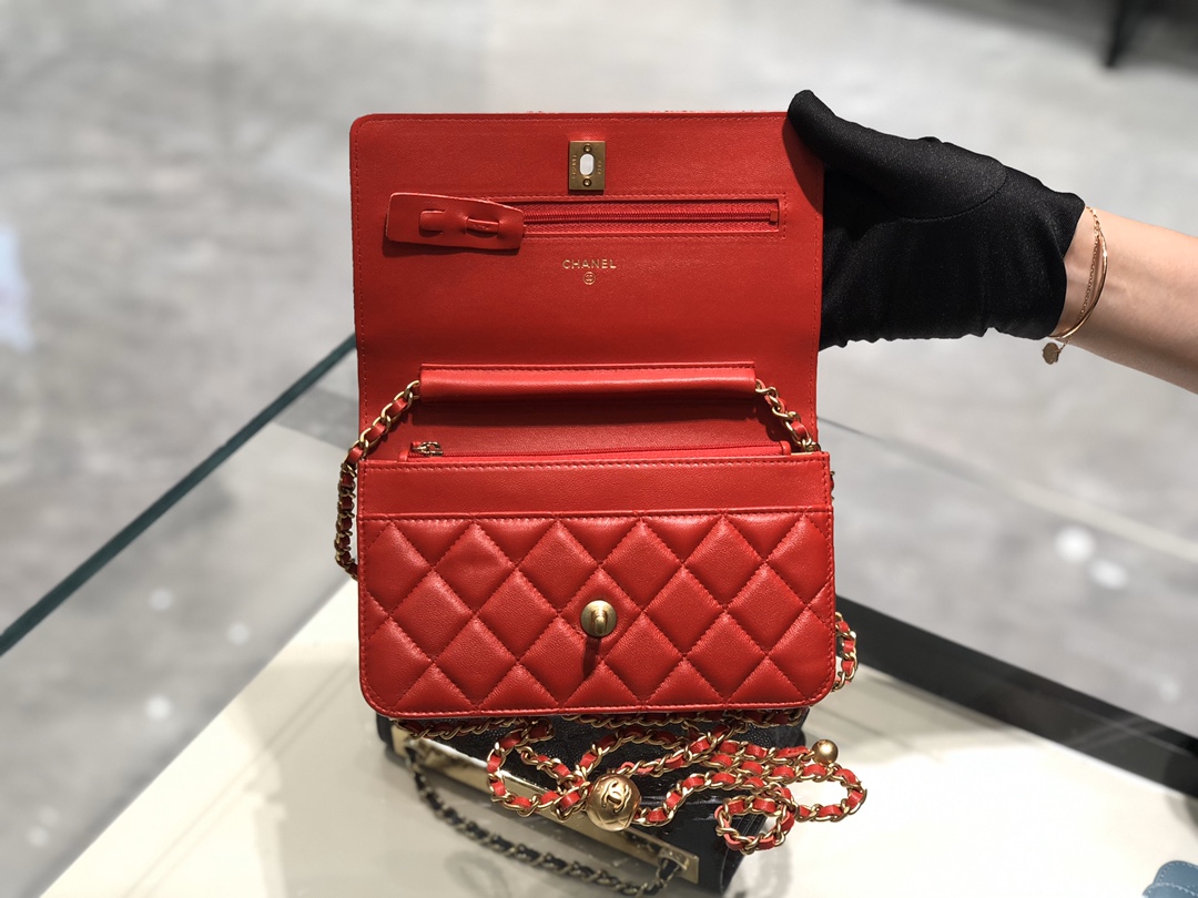 2020～超美金属球发财包Chanel～保留经典～配上复古五金～超好看～红色～19Cm