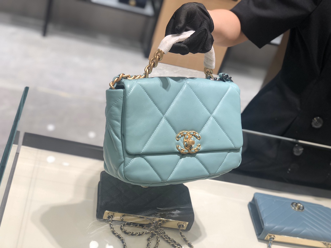 香奈儿香港官网 真品级 法国进口小羊皮Chanel2019秋冬新季系列 宽格纹粗链条翻盖包  16*26*9cm 全套包装 湖水蓝