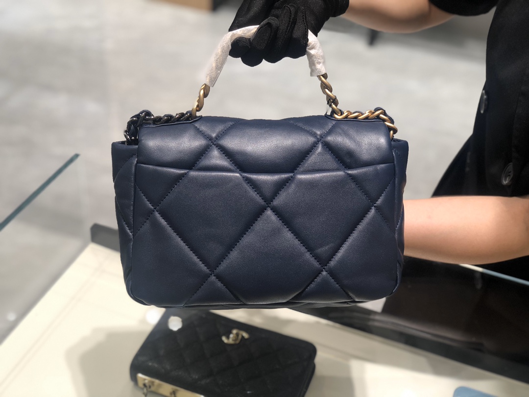 香奈儿香港官网【真品级】  法国进口小羊皮Chanel2019秋冬新季系列 宽格纹粗链条翻盖包  16*26*9cm 全套包装深蓝色