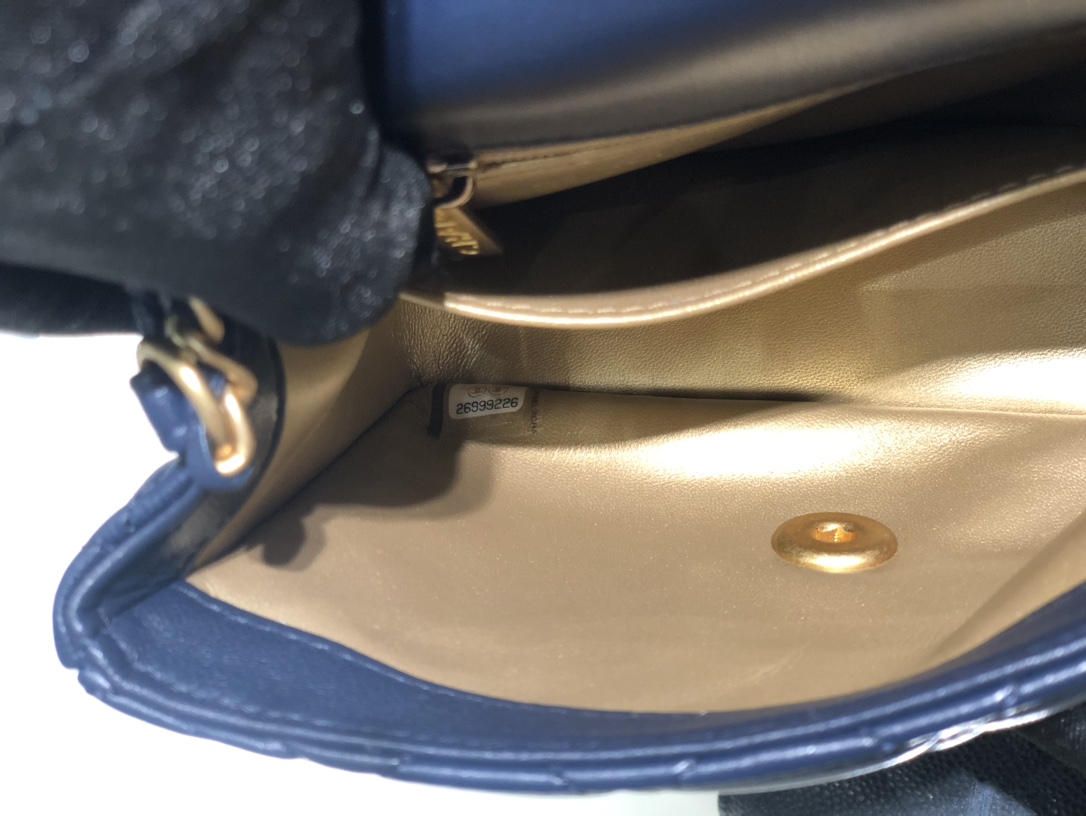 2020～超美金属球方胖子Chanel～尺寸13.18.7cm～保留经典～配上复古五金～超好看～宝石蓝