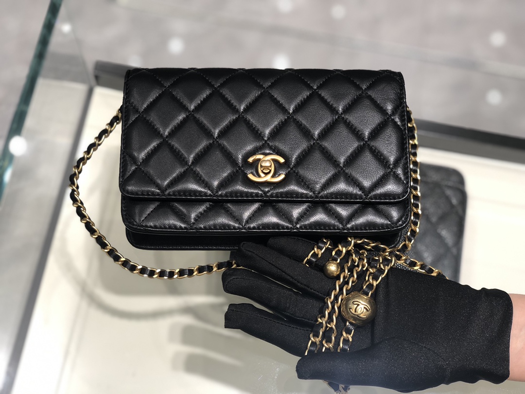 2020～超美金属球发财包Chanel～保留经典～配上复古五金～超好看～黑色～19Cm
