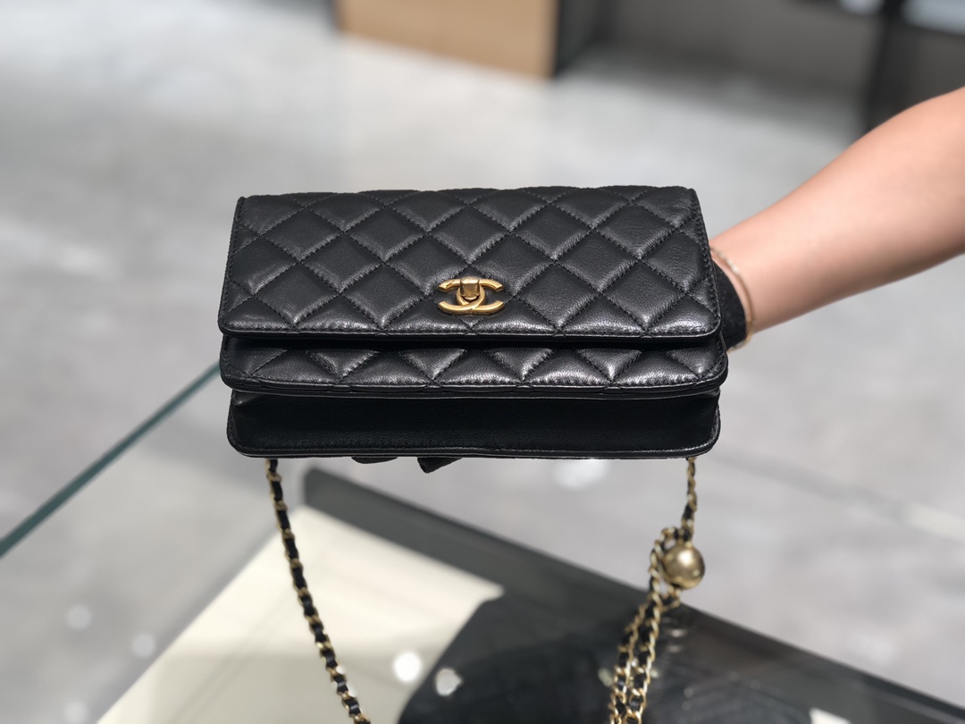 2020～超美金属球发财包Chanel～保留经典～配上复古五金～超好看～黑色～19Cm
