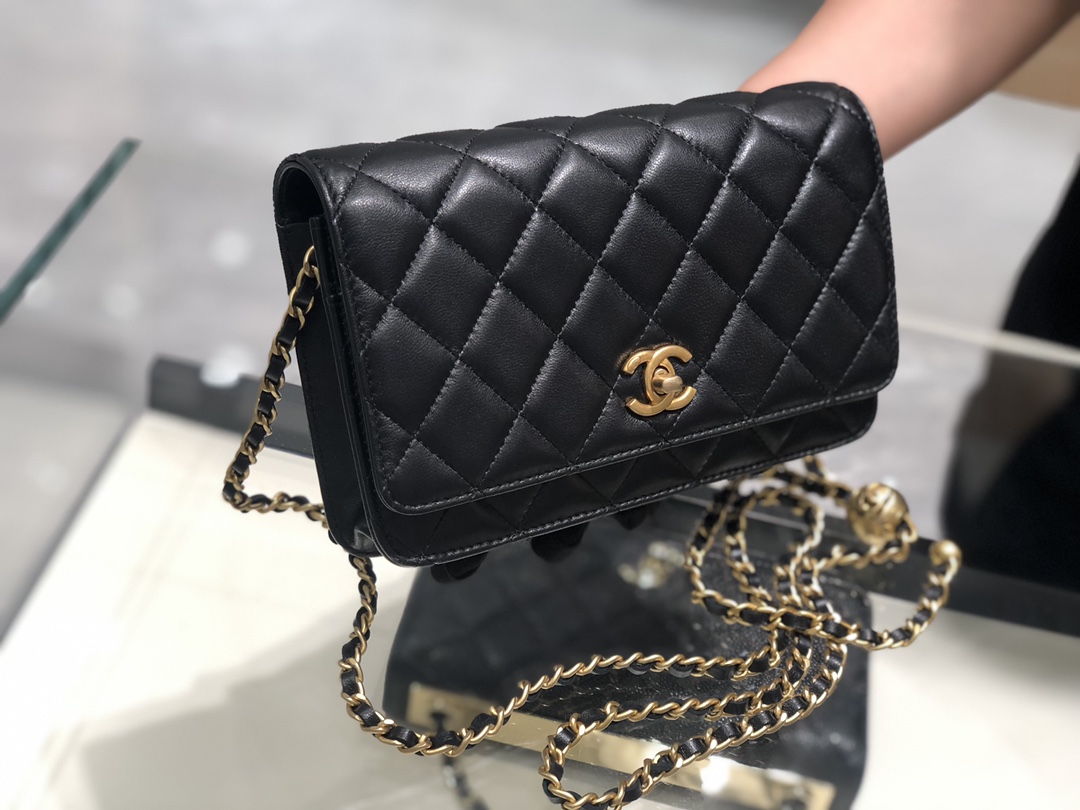 2020～超美金属球发财包Chanel～保留经典～配上复古五金～超好看～黑色～19Cm