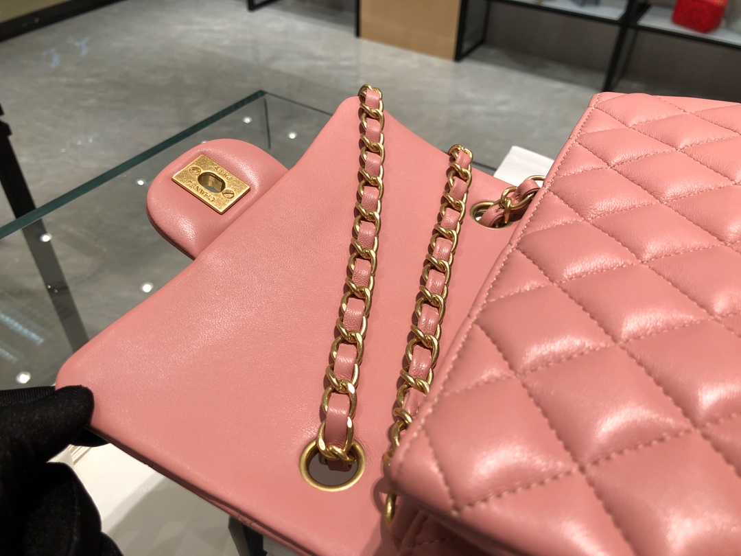 香奈儿香港官网【真品级】原厂《Chanel》CFmini～代购版本20cm～原厂小羊皮～樱花粉～砂金扣