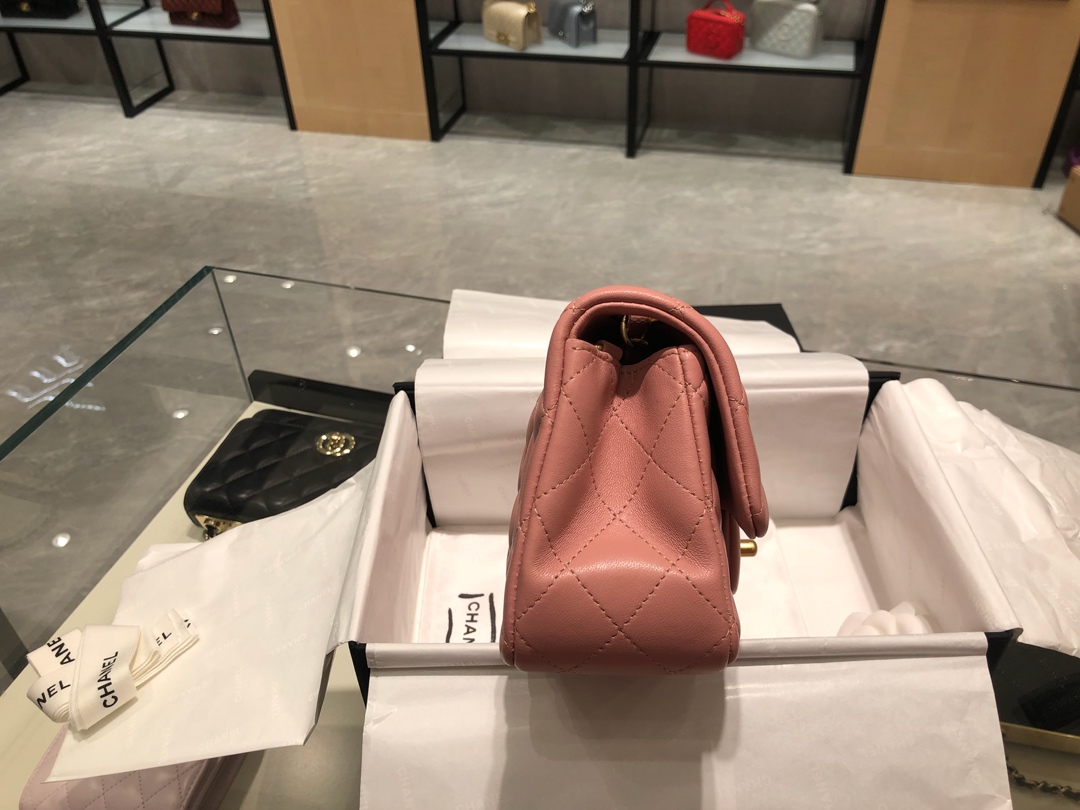 香奈儿香港官网【真品级】原厂《Chanel》CFmini～代购版本20cm～原厂小羊皮～樱花粉～砂金扣