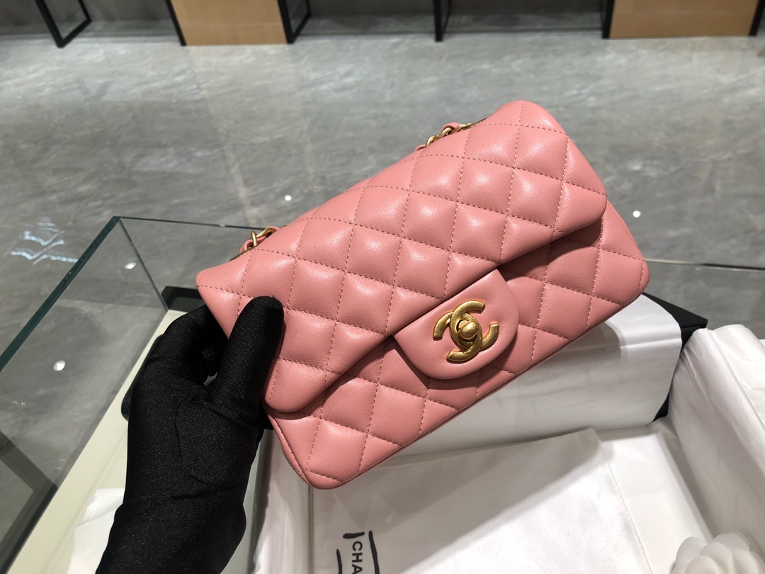 香奈儿香港官网【真品级】原厂《Chanel》CFmini～代购版本20cm～原厂小羊皮～樱花粉～砂金扣