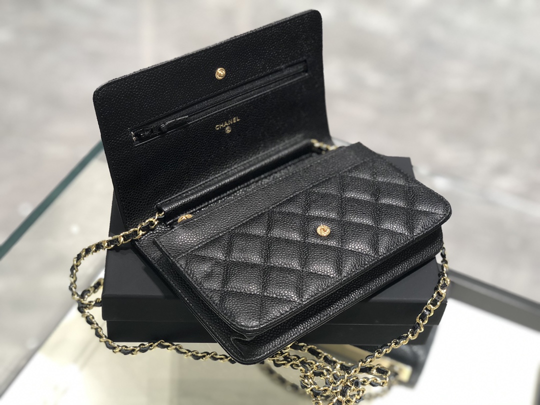 Chanel中国官网《Woc 发财包》代购版本19cm～原厂进口皮～鱼子酱～黑色