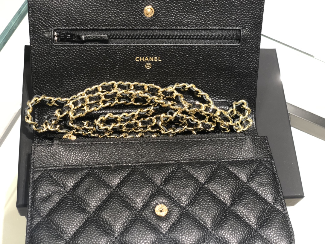 Chanel中国官网《Woc 发财包》代购版本19cm～原厂进口皮～鱼子酱～黑色