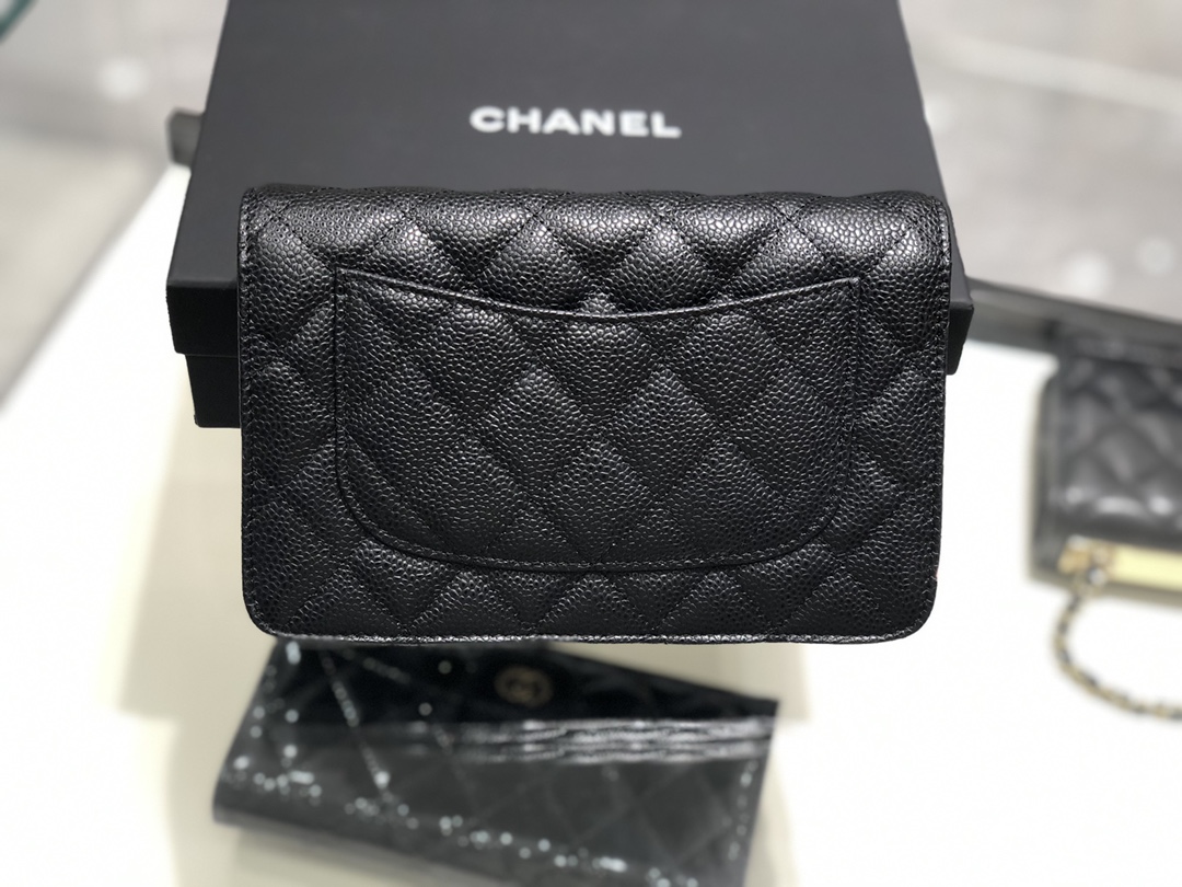 Chanel中国官网 《Woc 发财包》新款磁铁扣～代购版本19cm～原厂进口皮～鱼子酱～黑色