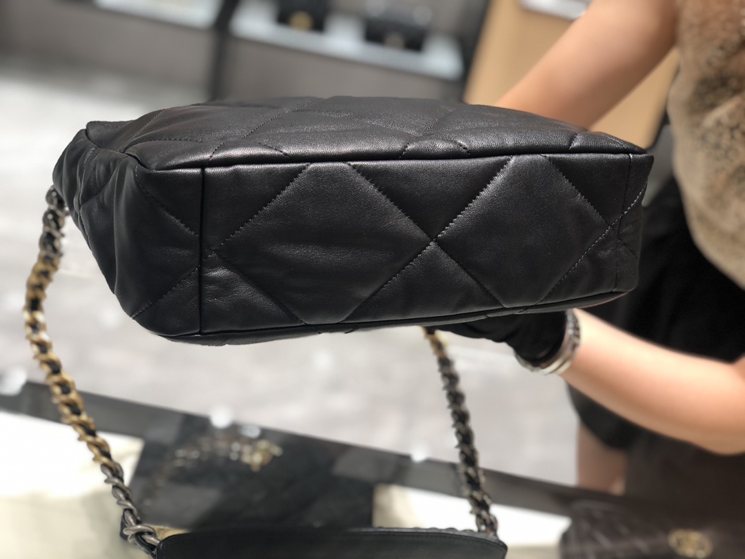 香奈儿批发 真品级  法国进口小羊皮Chanel2019秋冬新季系列 宽格纹粗链条翻盖包  20:30:10全套包装